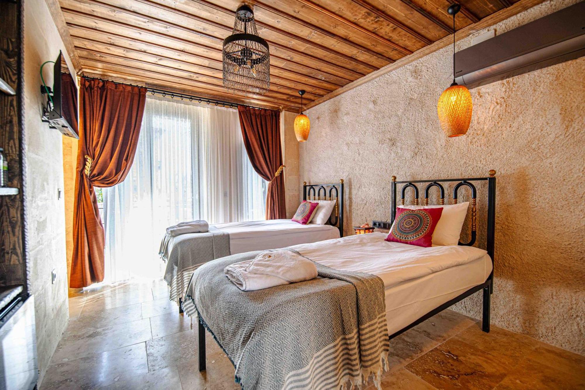 מלון אוצ'יסר Alika Castle House מראה חיצוני תמונה