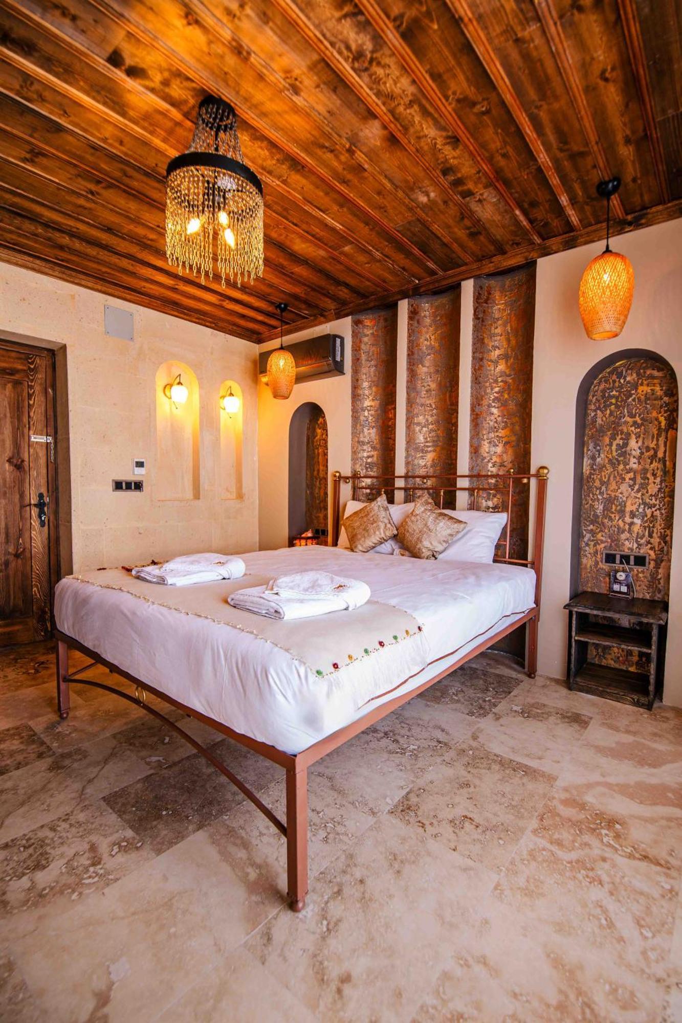 מלון אוצ'יסר Alika Castle House מראה חיצוני תמונה
