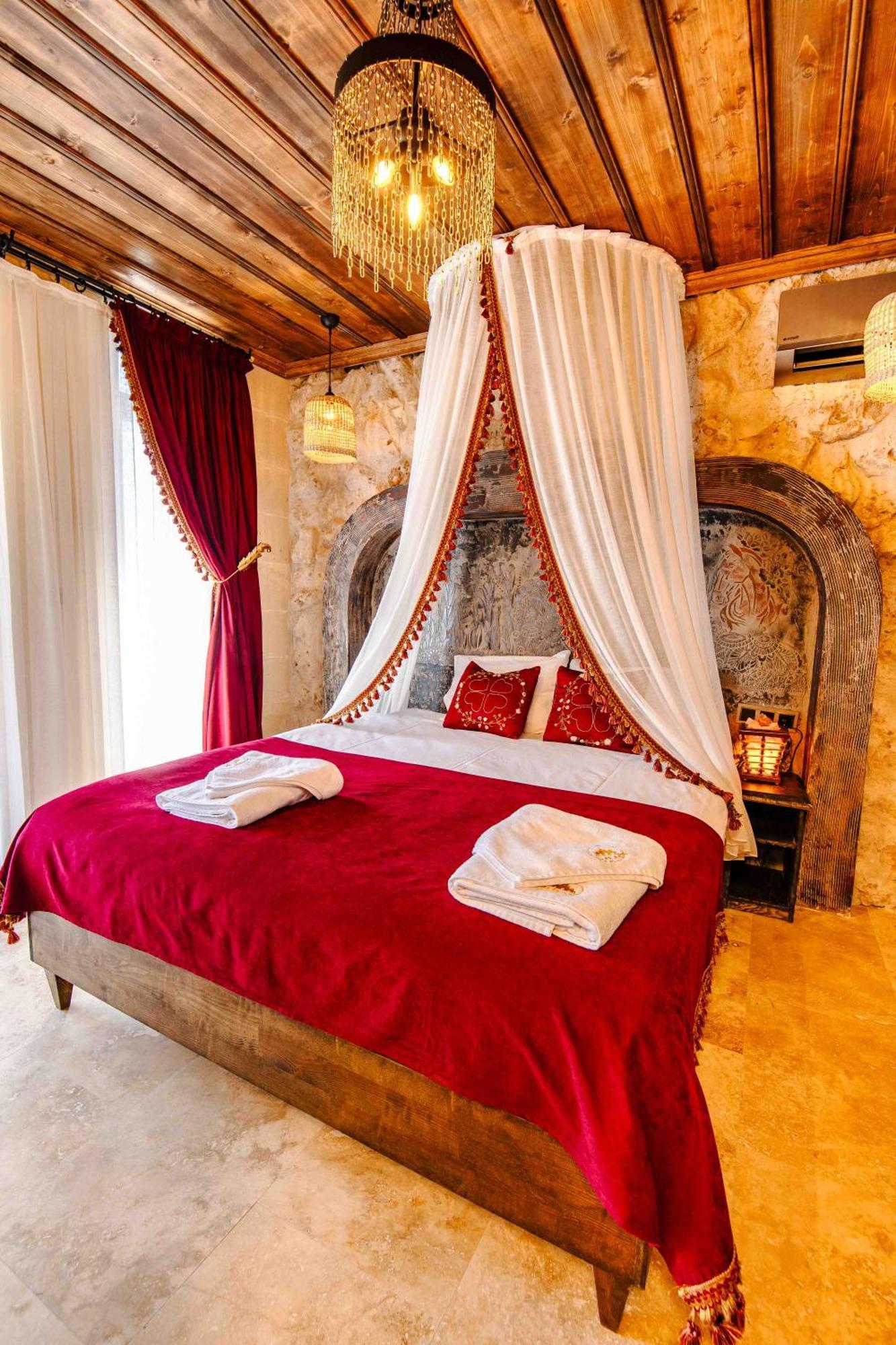 מלון אוצ'יסר Alika Castle House מראה חיצוני תמונה