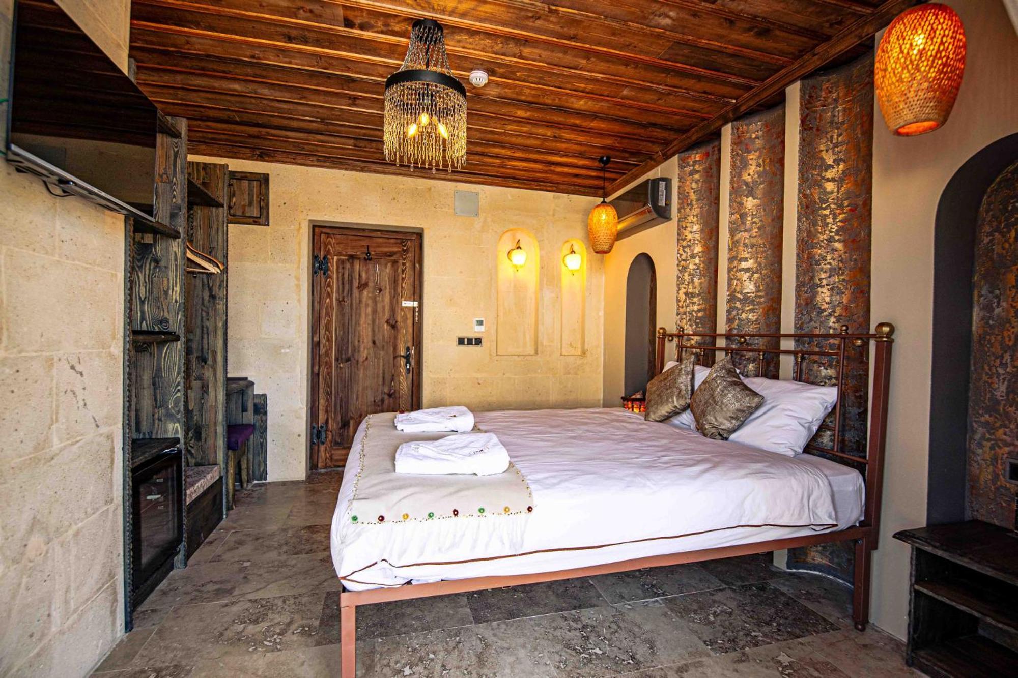 מלון אוצ'יסר Alika Castle House מראה חיצוני תמונה