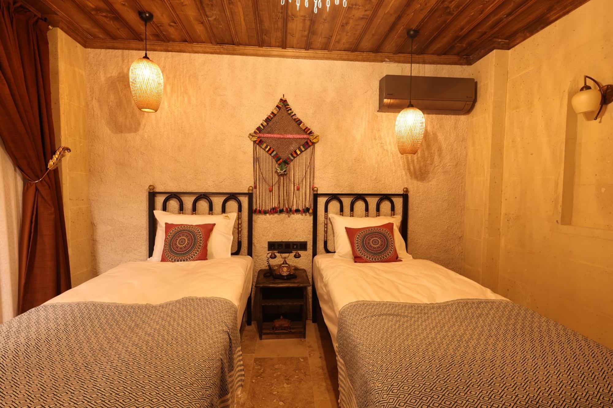 מלון אוצ'יסר Alika Castle House מראה חיצוני תמונה