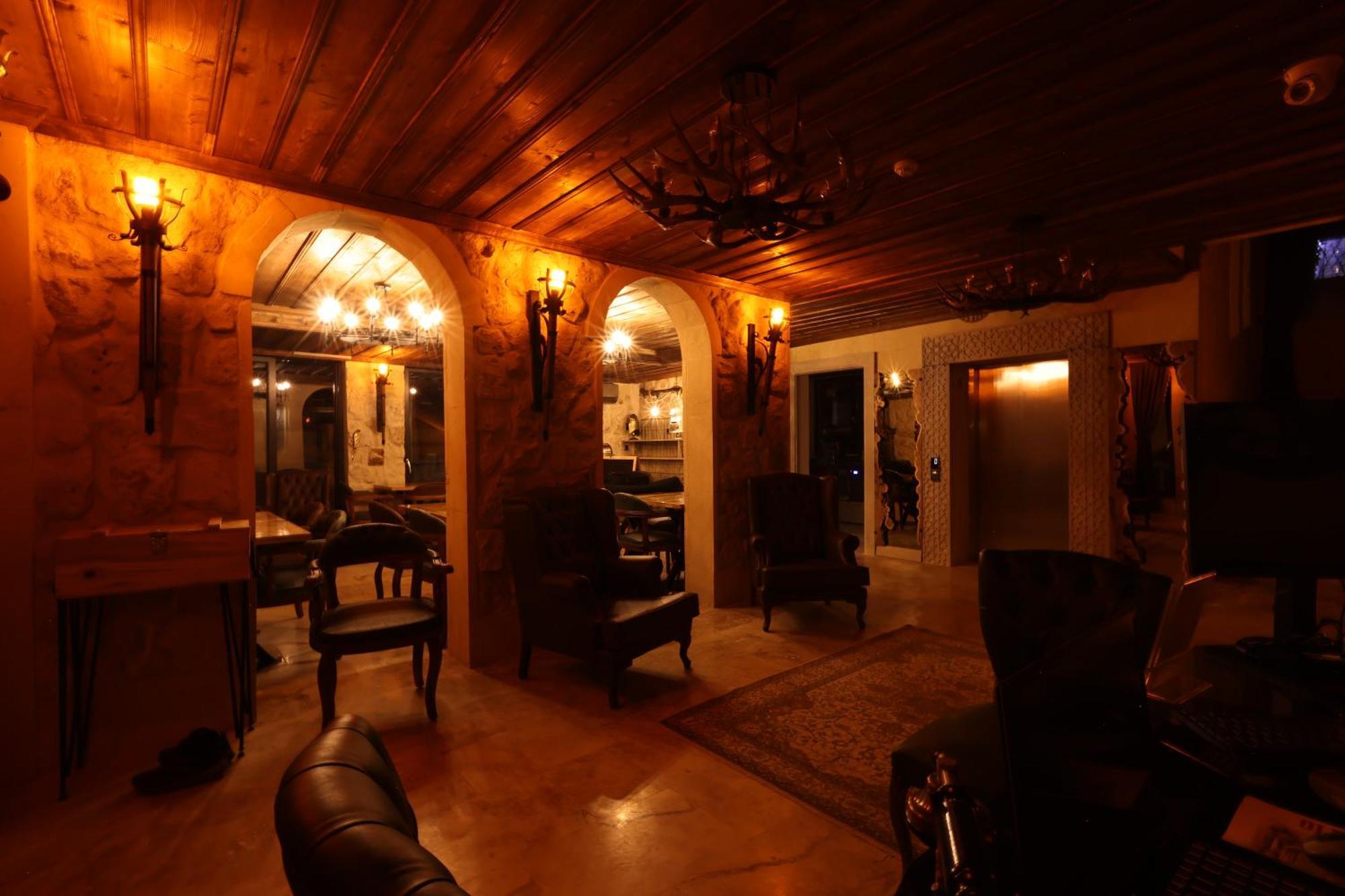 מלון אוצ'יסר Alika Castle House מראה חיצוני תמונה