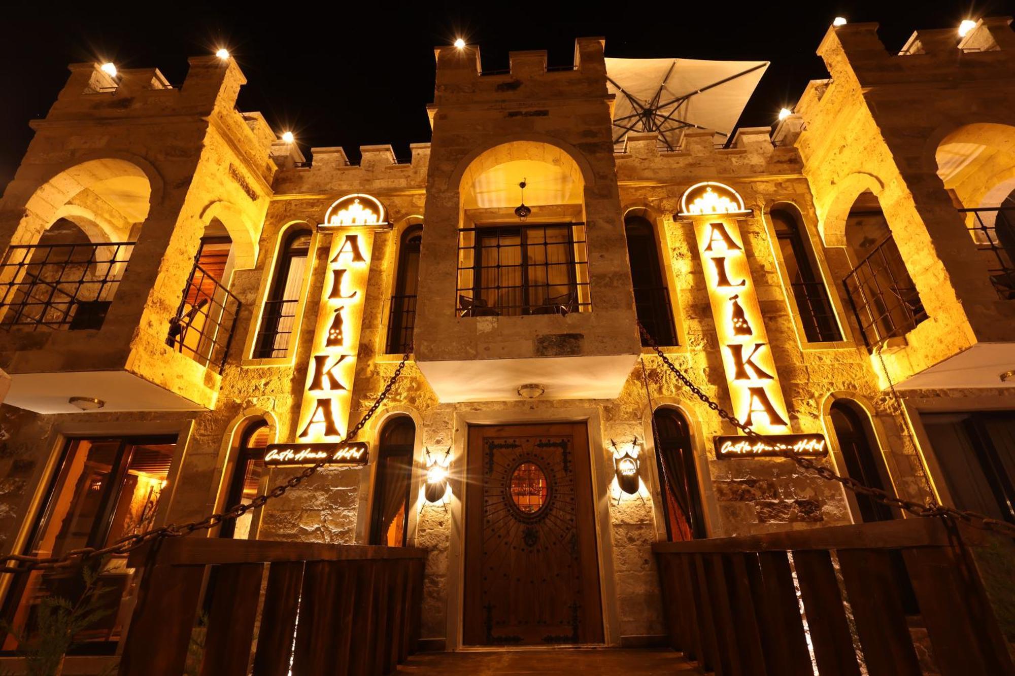 מלון אוצ'יסר Alika Castle House מראה חיצוני תמונה