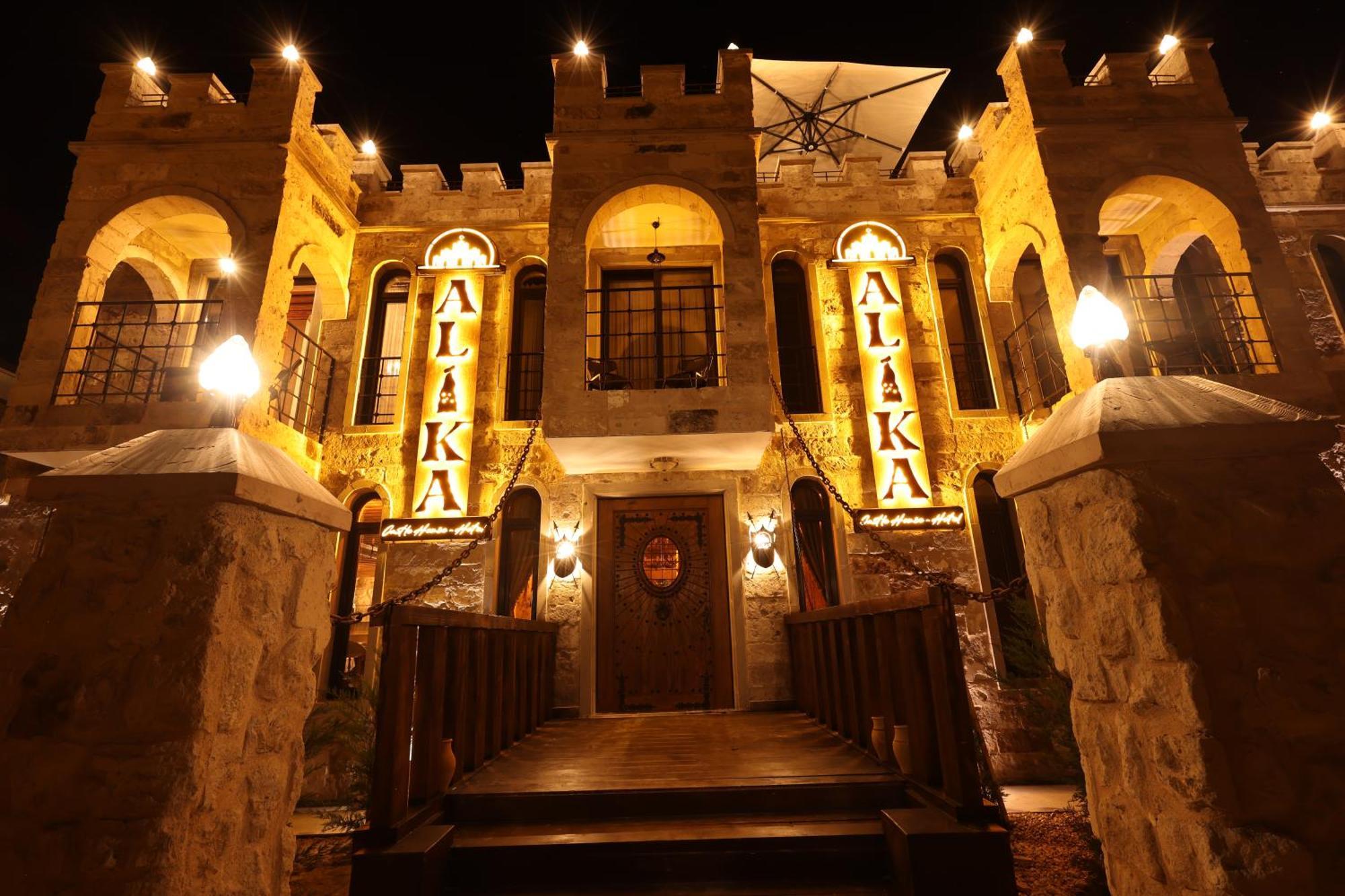 מלון אוצ'יסר Alika Castle House מראה חיצוני תמונה