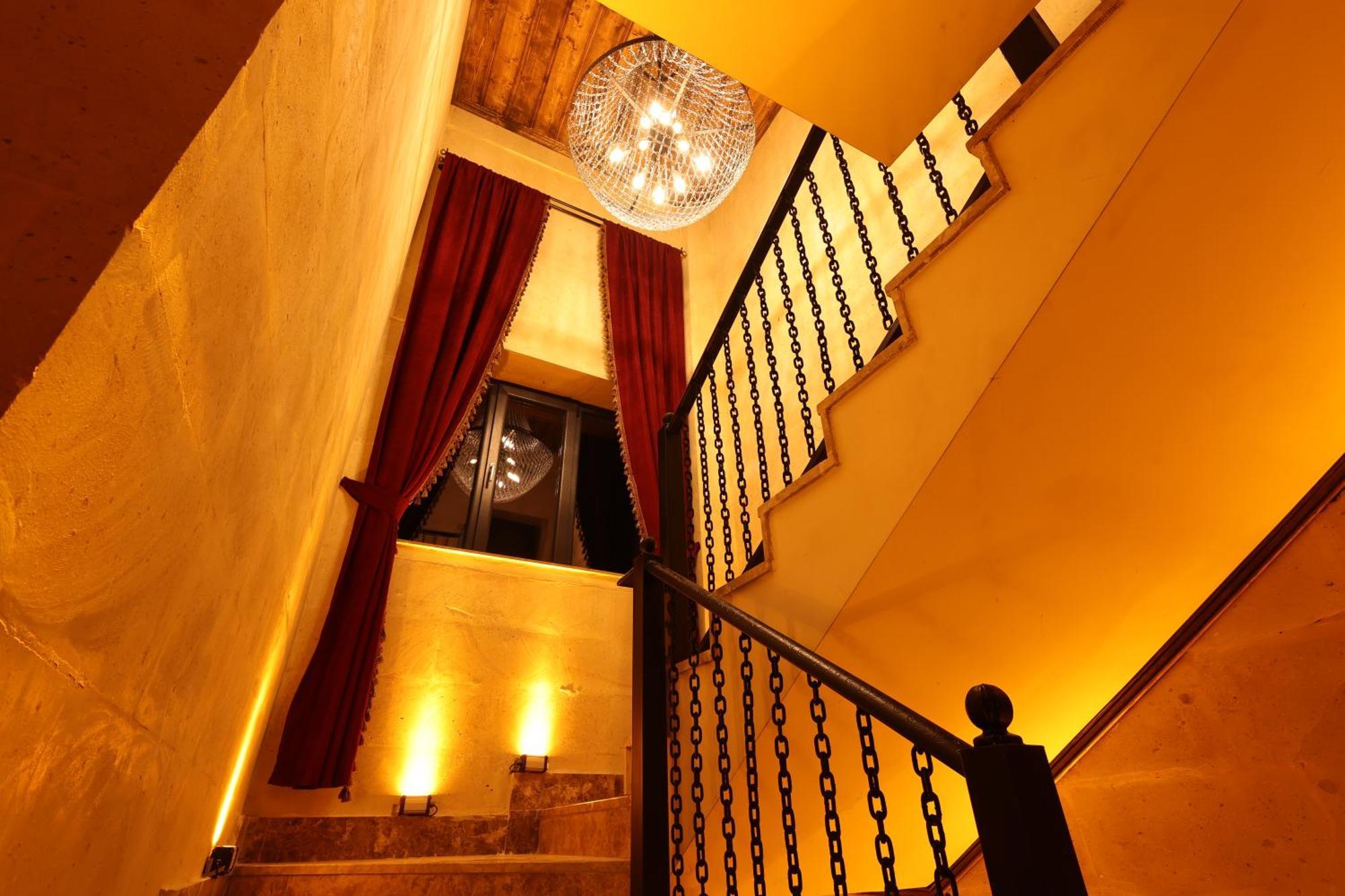 מלון אוצ'יסר Alika Castle House מראה חיצוני תמונה