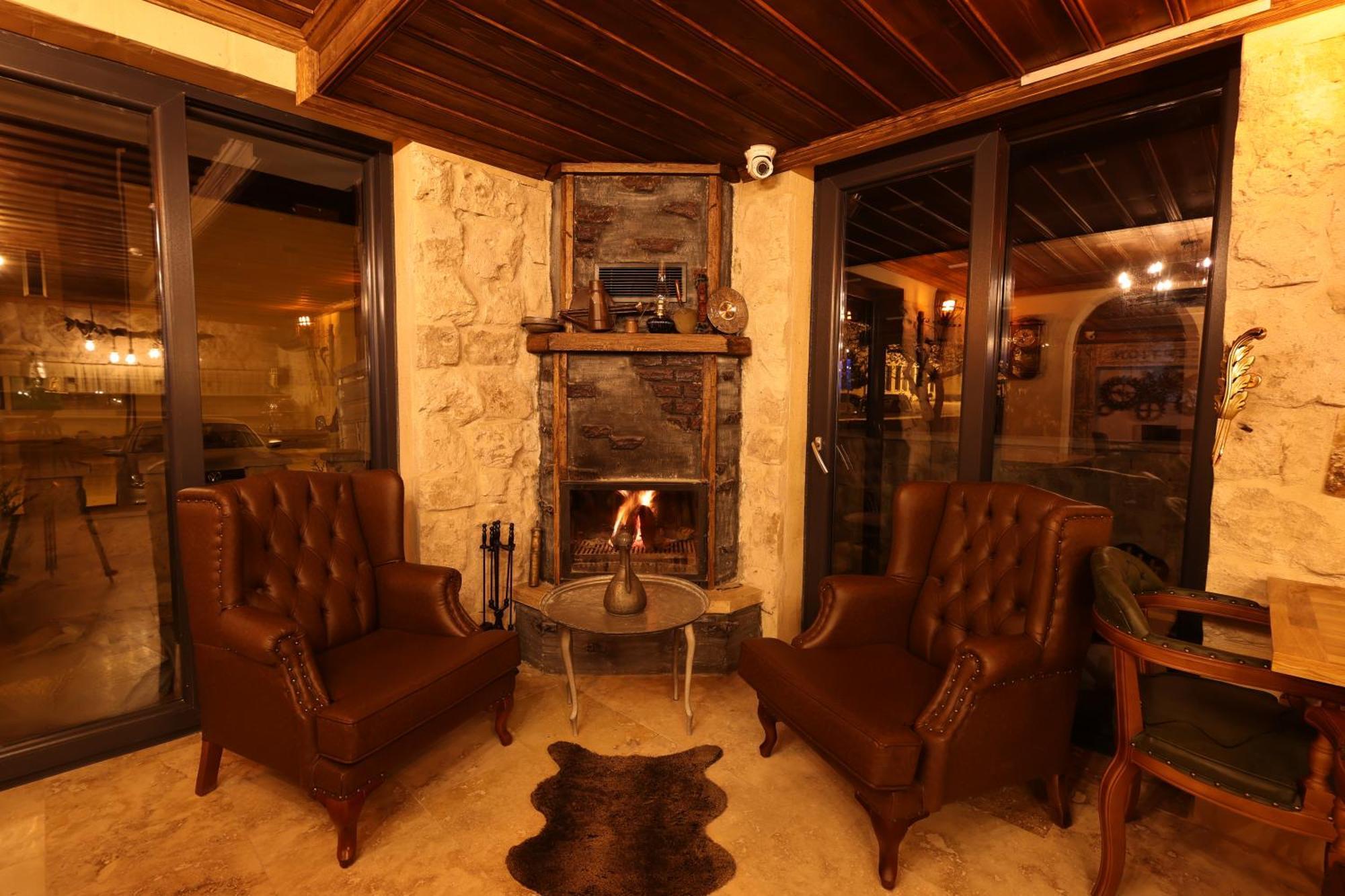 מלון אוצ'יסר Alika Castle House מראה חיצוני תמונה