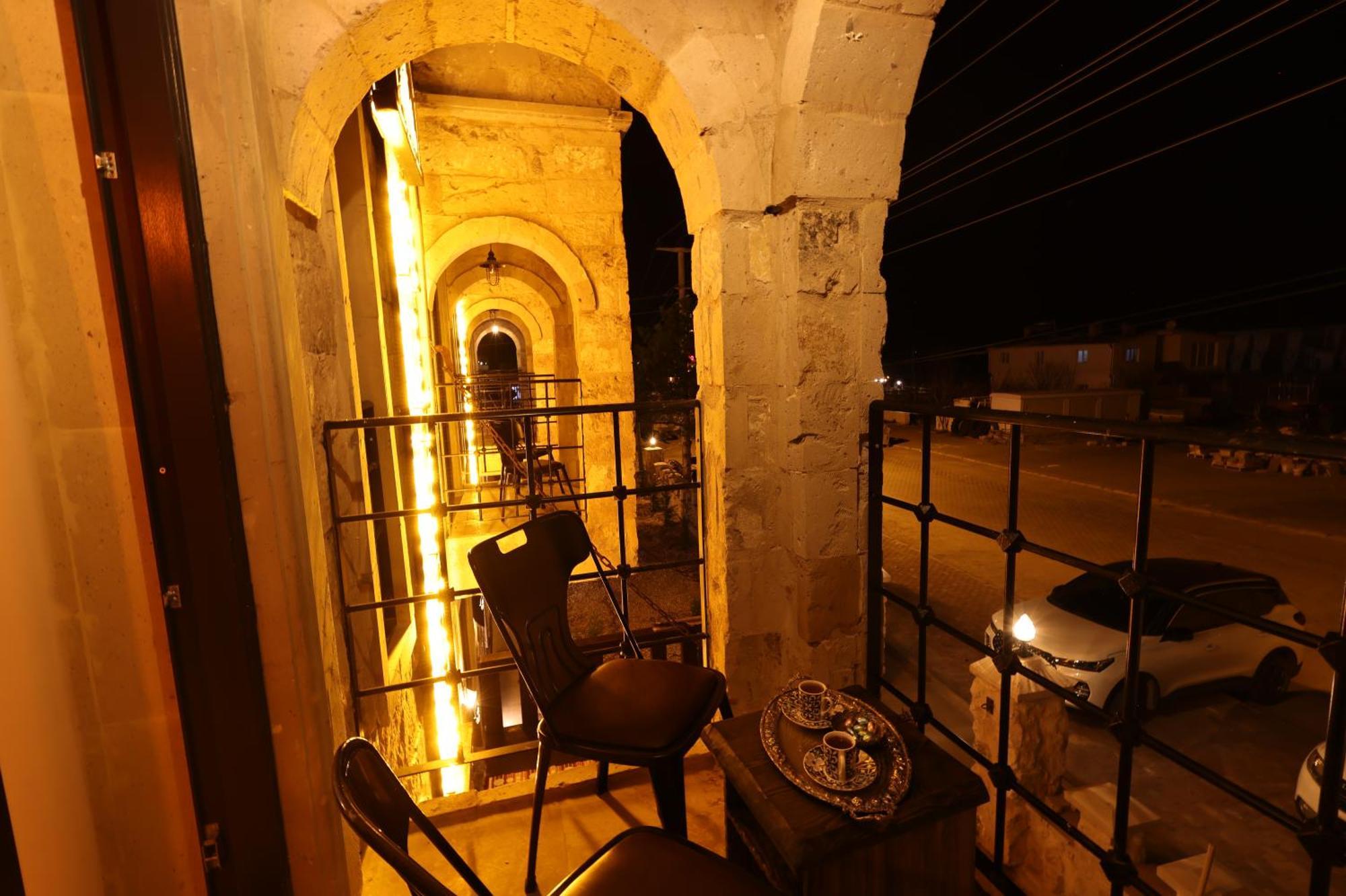 מלון אוצ'יסר Alika Castle House מראה חיצוני תמונה