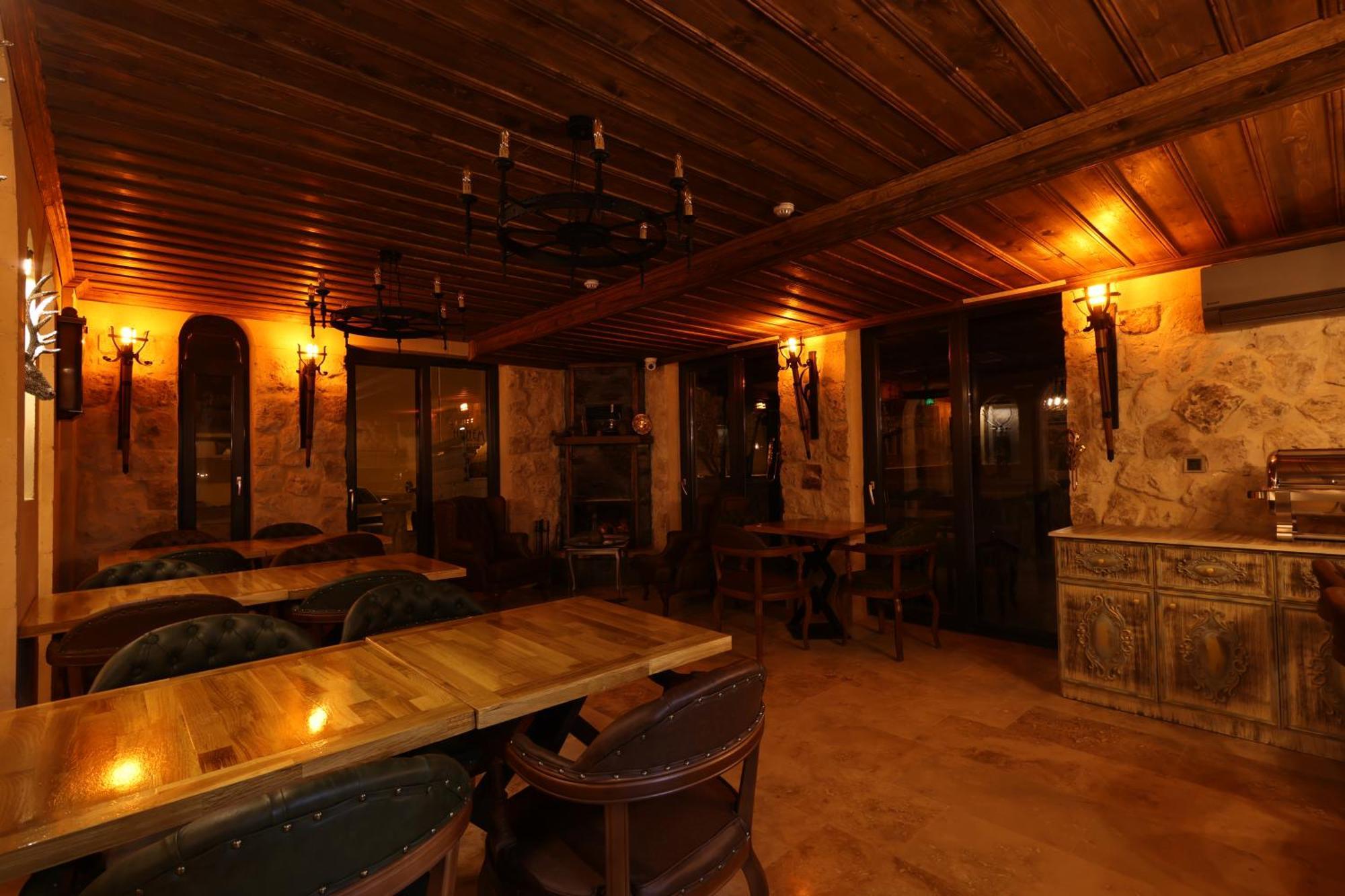מלון אוצ'יסר Alika Castle House מראה חיצוני תמונה