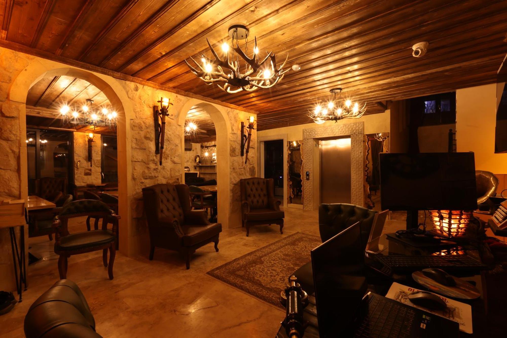 מלון אוצ'יסר Alika Castle House מראה חיצוני תמונה