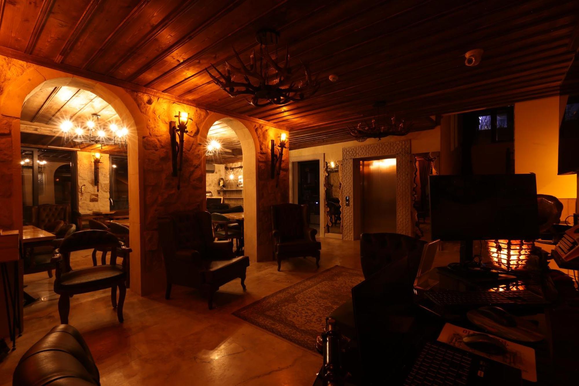 מלון אוצ'יסר Alika Castle House מראה חיצוני תמונה