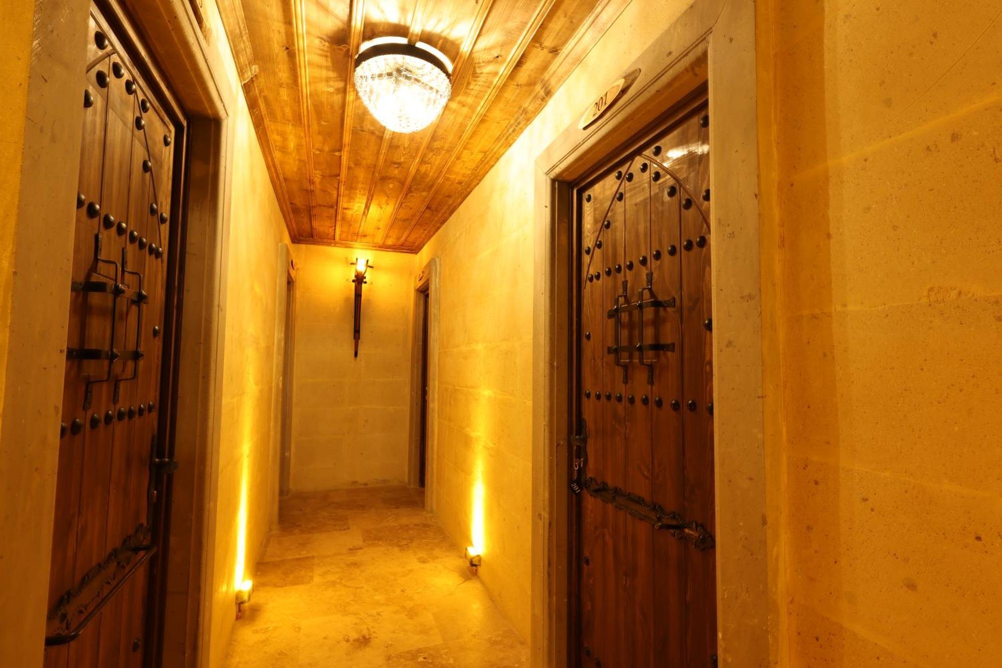 מלון אוצ'יסר Alika Castle House מראה חיצוני תמונה